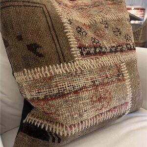 Vintage Turkish Kilim Rug Pillow Cover 20x20 w/ Down Insert – Patchwork Neutral